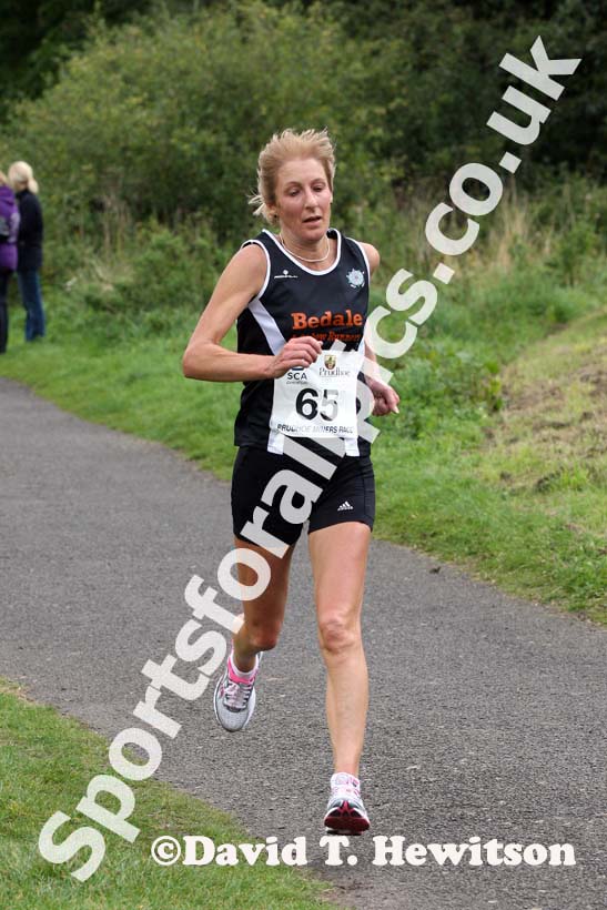 Heather Halliday (Bedale and Aiskew) 2nd in the Prudhoe Miners Race.
